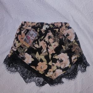 Paper crane floral shorts